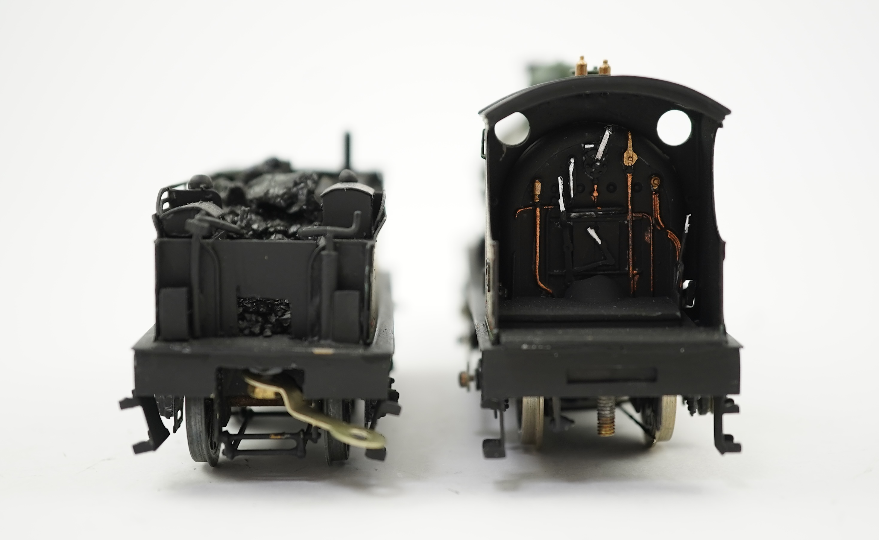 Two 00 gauge brass and white metal kit built GWR tender locomotives; a 2900 class 4-6-0, Lady Macbeth 2905, together with a Dean ‘Crocodile’ No.38 4-6-0, constructed, painted and lined to a high standard, both motored fo